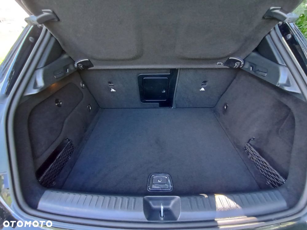 Mercedes-Benz GLA - 39
