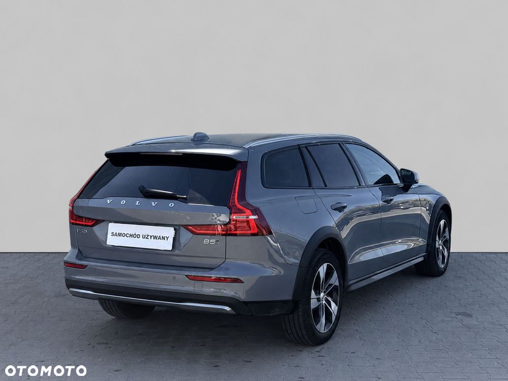 Volvo V60 Cross Country - 6