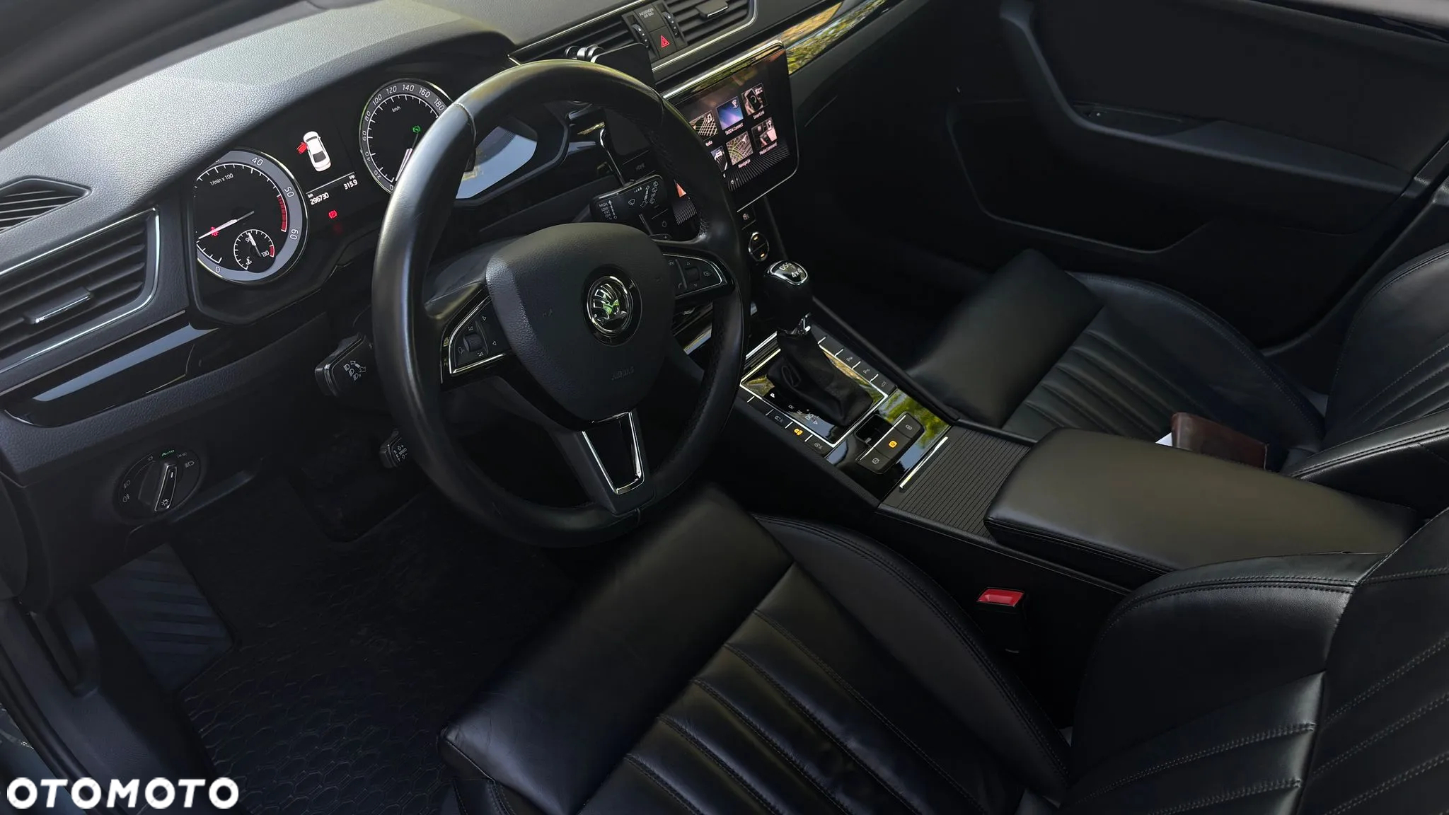 Skoda Superb 2.0 TDI 4x4 L&K DSG - 29