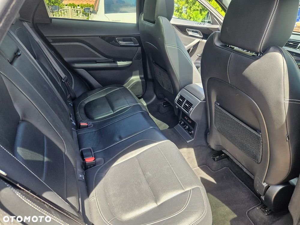Jaguar F-Pace 2.0 i4D AWD R-Sport - 23