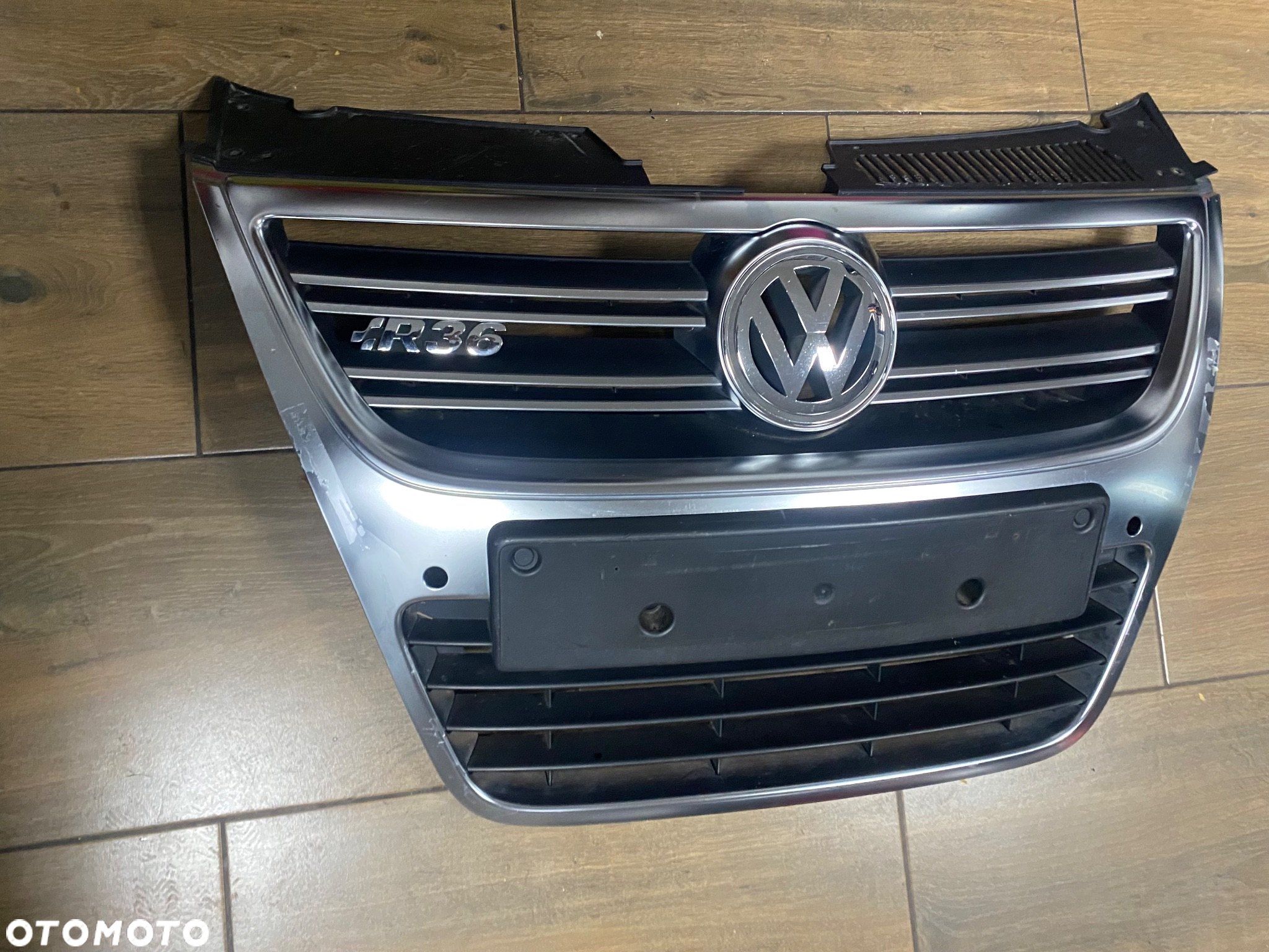 GRILL ATRAPA CHŁODNICY VW PASSAT B6 R36 3C0853653A ORG. - 2