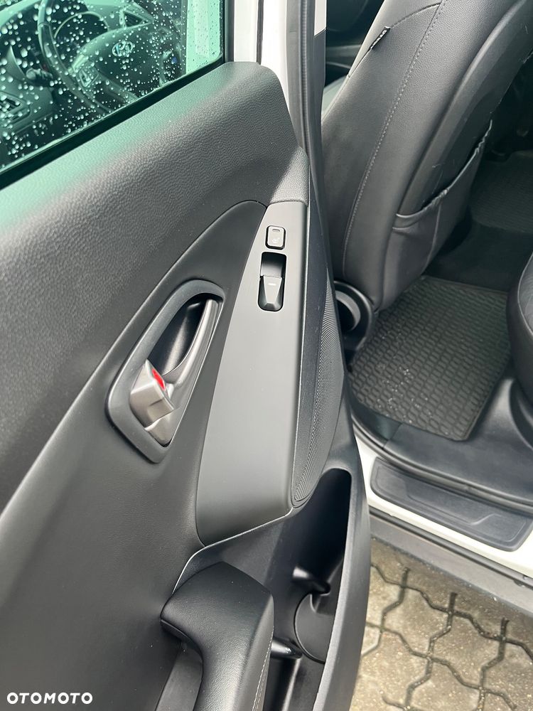 Hyundai ix35 blue 1.6 2WD Finale Gold - 14