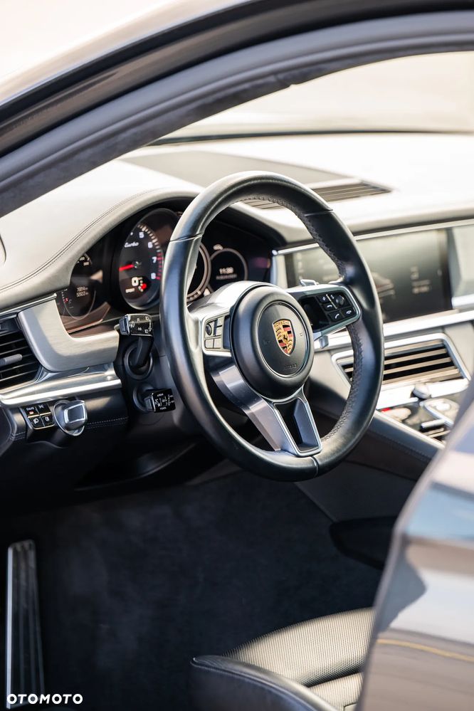 Porsche Panamera Turbo - 9