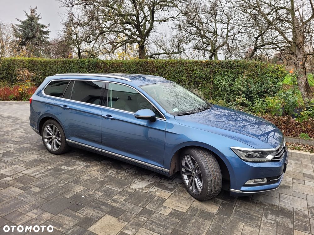 Volkswagen Passat - 1