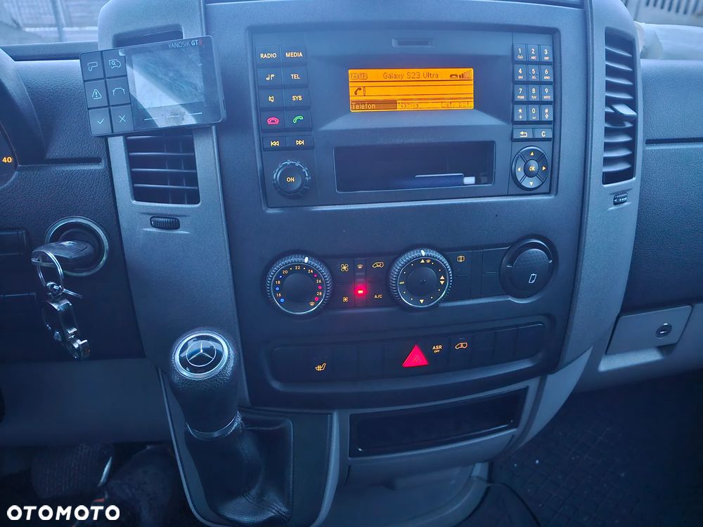 Mercedes-Benz Sprinter - 14