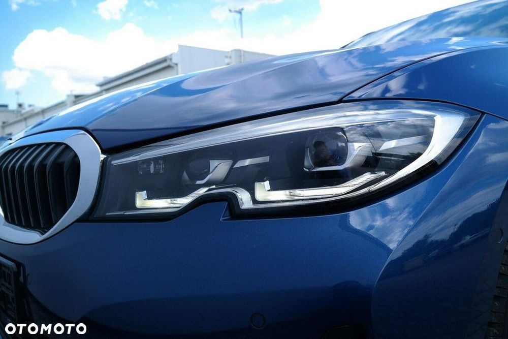 BMW Seria 3 330i Advantage sport - 37