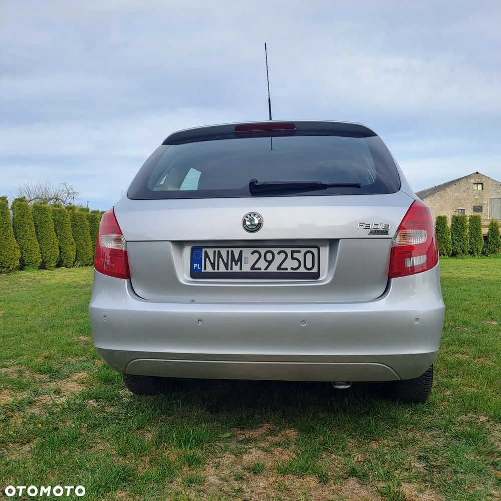 Skoda Fabia 1.4 16V Elegance Plus - 10