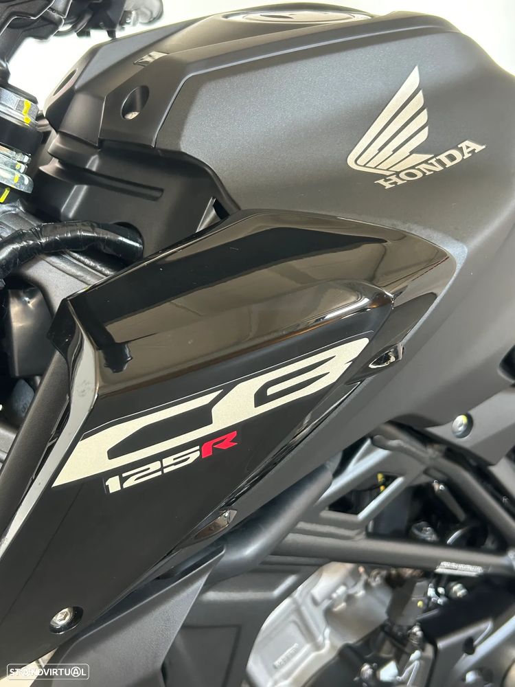 Honda CB 125R - 9