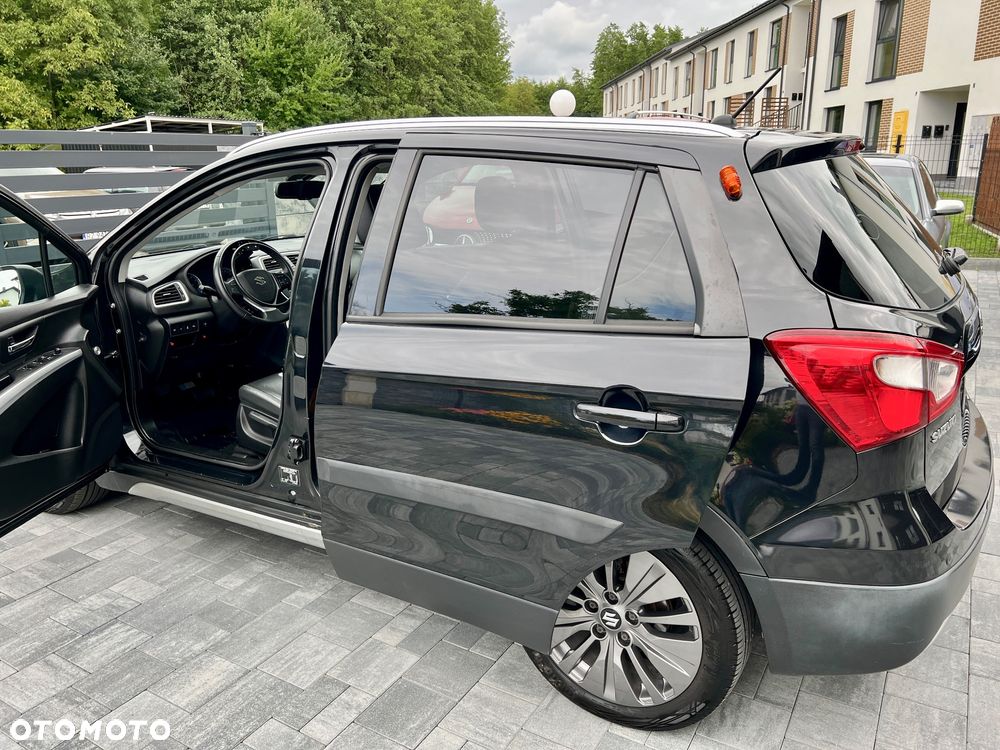 Suzuki SX4 1.6 Premium - 24
