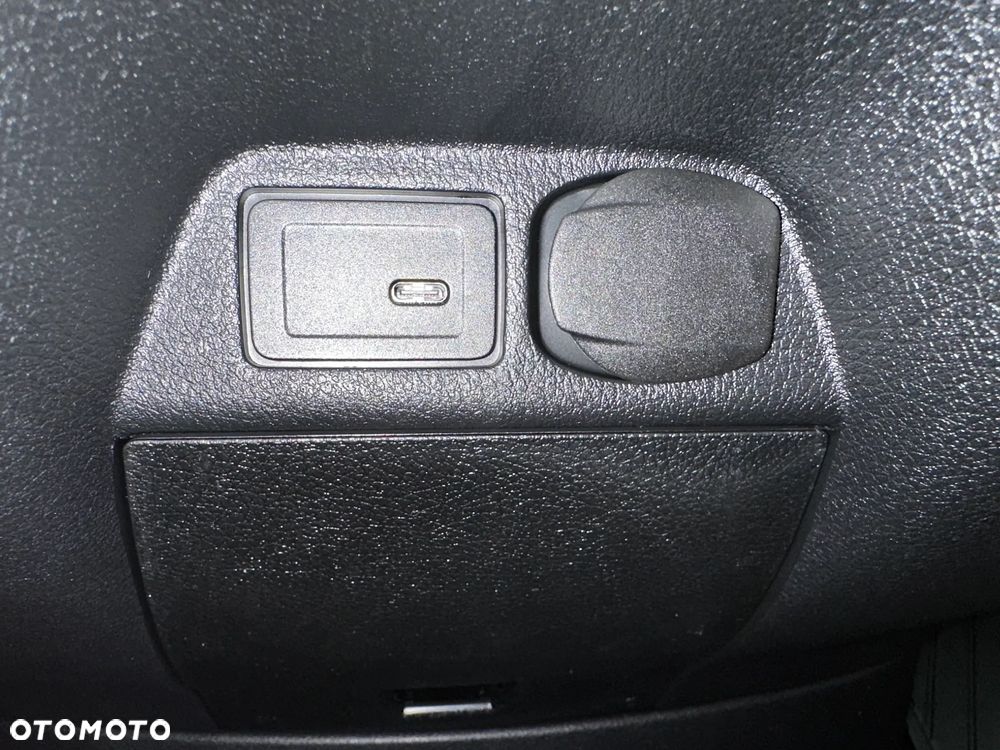 Mercedes-Benz Sprinter 319 CDI Furgon 3665 mm L2H2 - 33