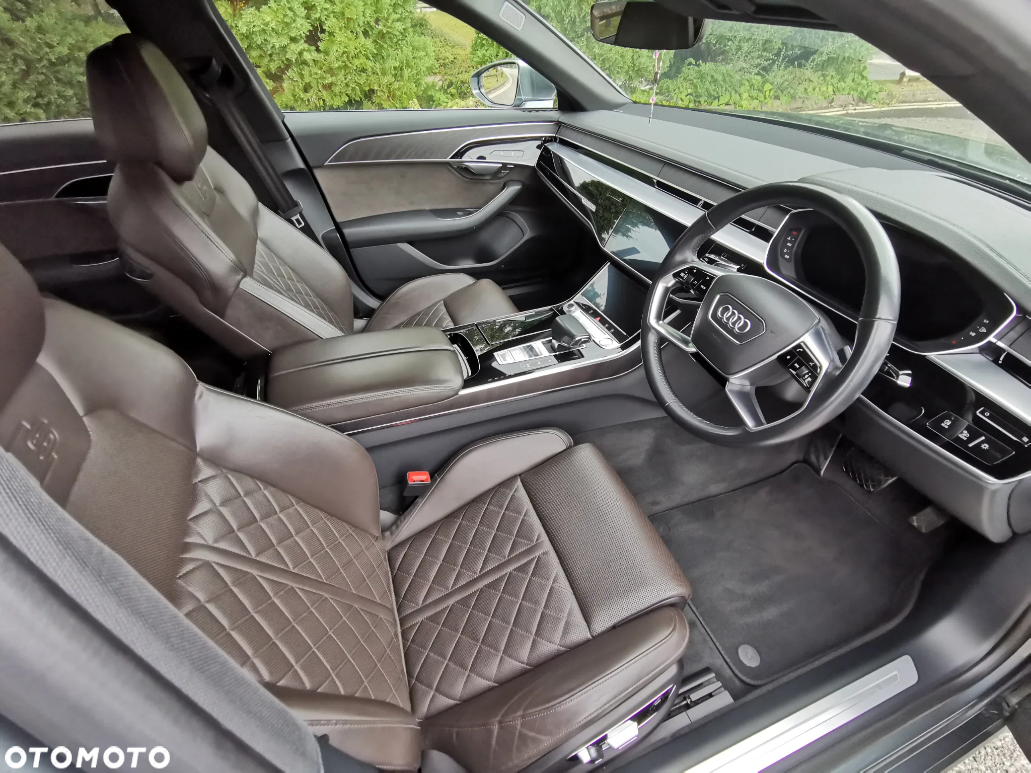 Audi A8 - 12