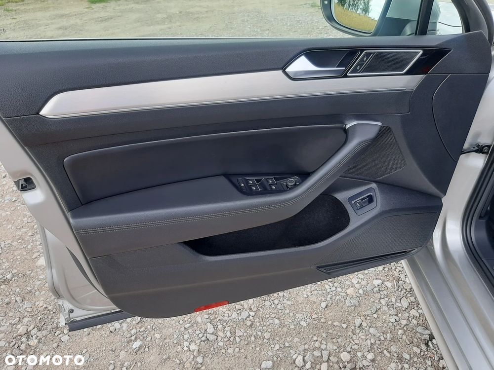 Volkswagen Passat 1.6 TDI (BlueMotion Technology) DSG Comfortline - 28
