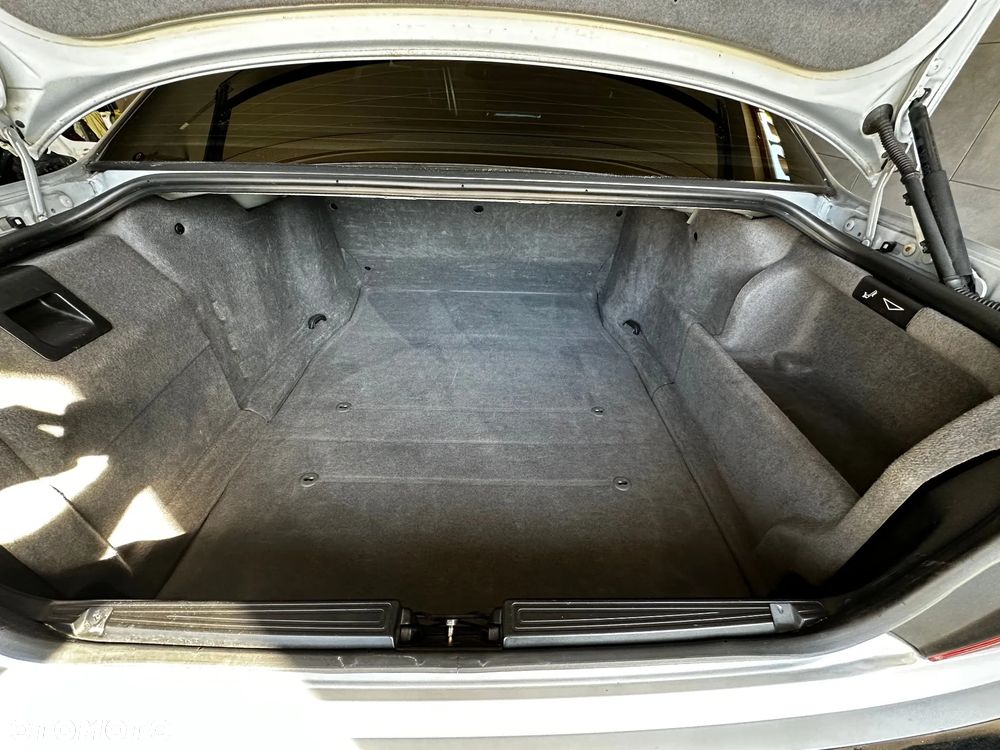 BMW Seria 7 740i V8 - 24