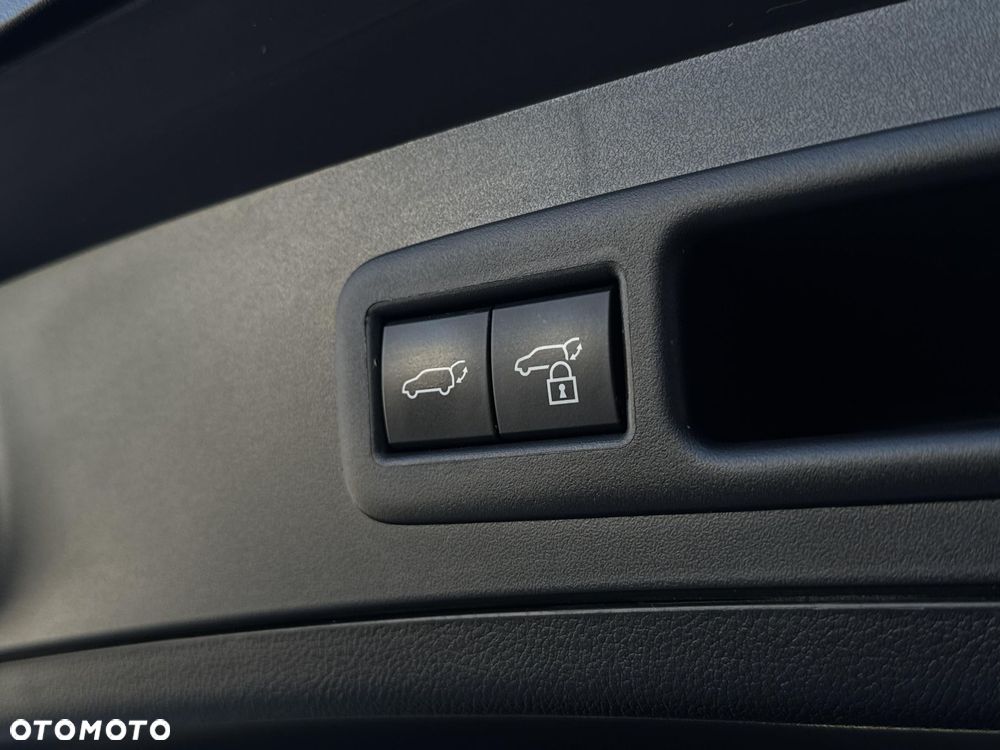 Lexus UX 250h GPF Business 2WD - 17