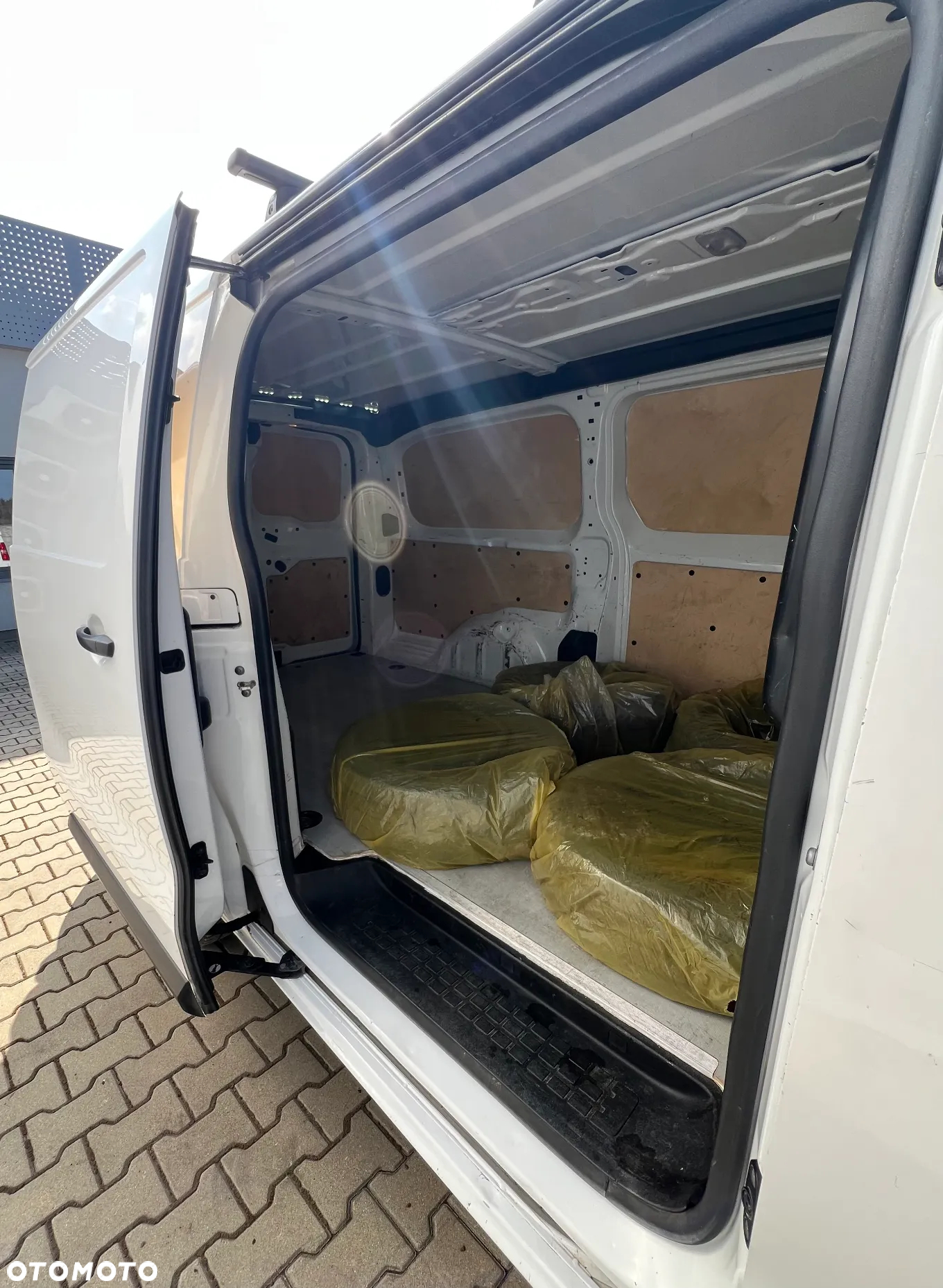 Opel Vivaro - 12