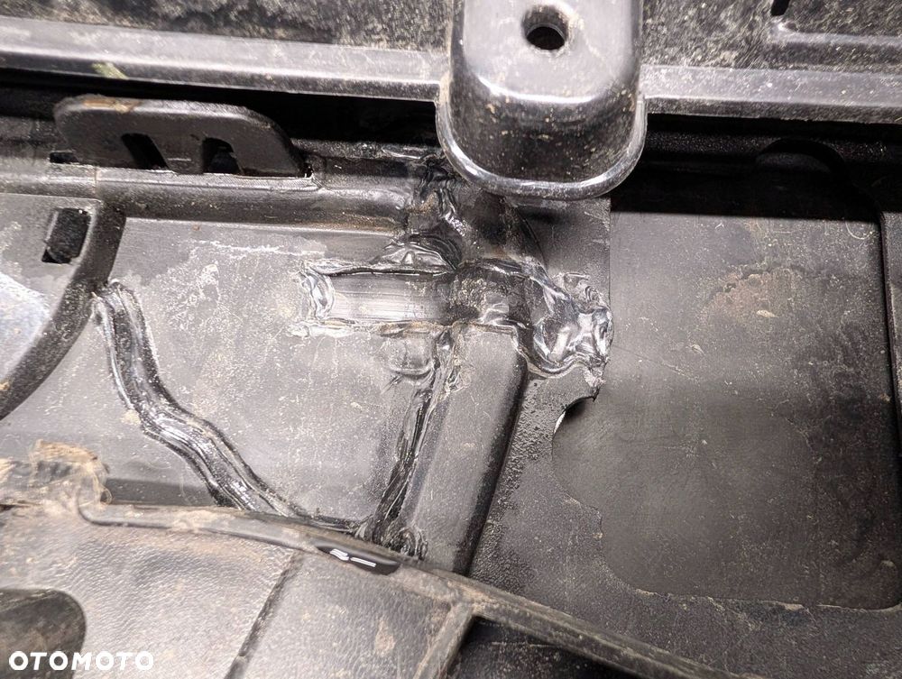 zderzak przód renault megane iii lift 2012-2013 - 12