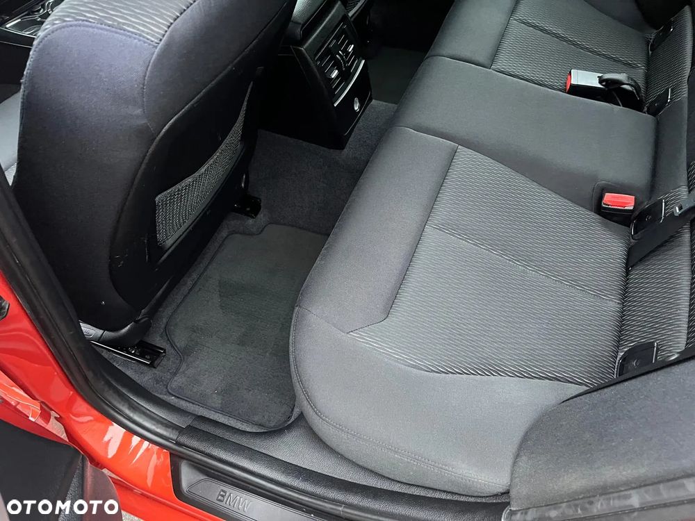 BMW Seria 1 116d - 12