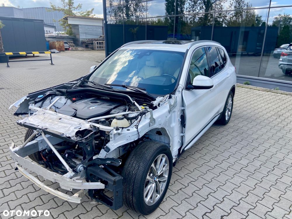 BMW X3 xDrive30i Luxury Line - 9