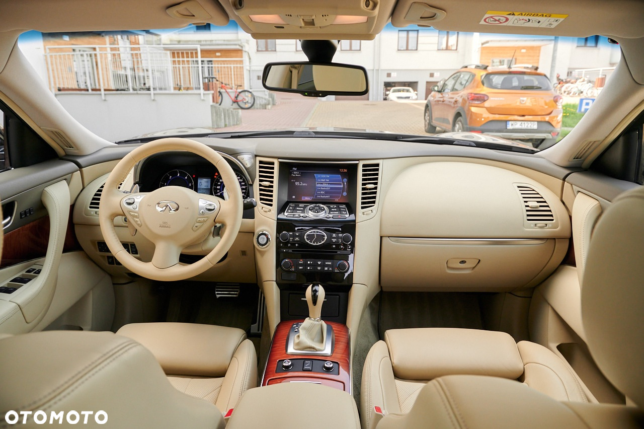 Infiniti QX70 3.0d S - 33