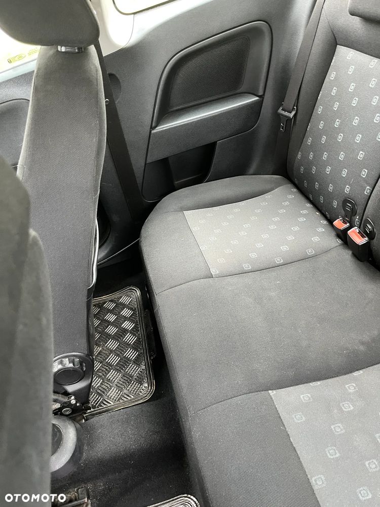 Ford Fiesta 1.3 - 11