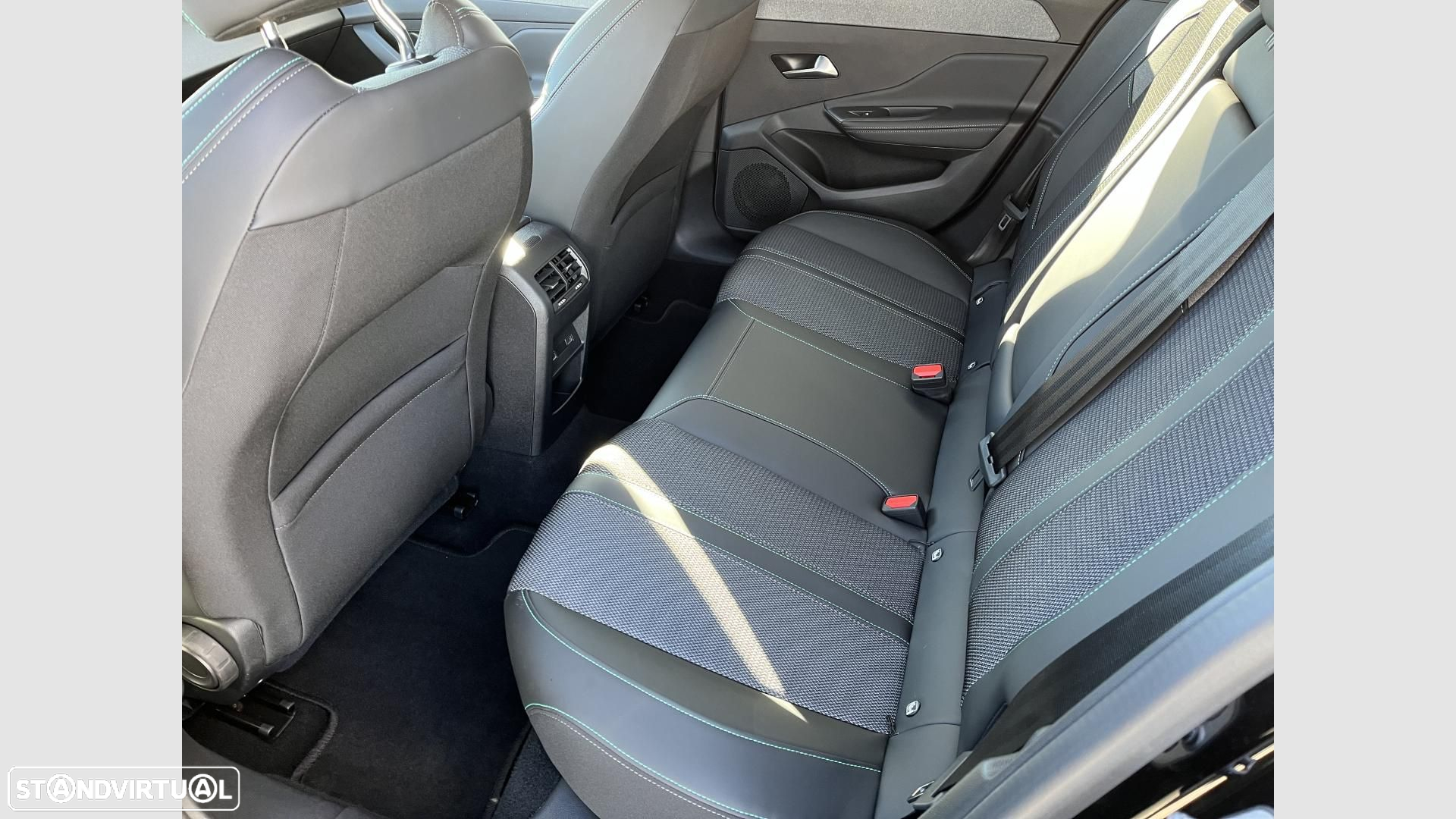 Peugeot 308 1.5 BlueHDi Allure EAT8 - 9