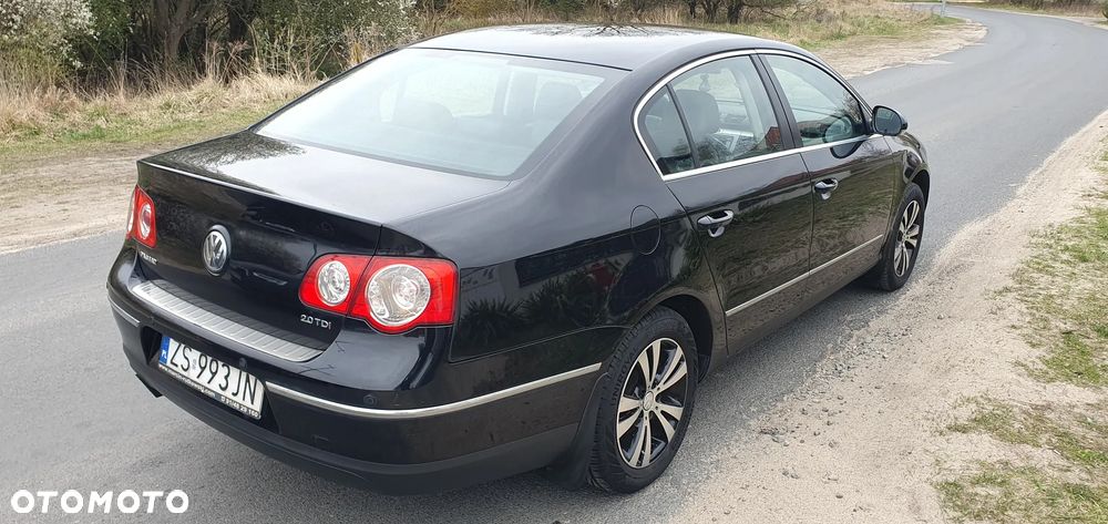 Volkswagen Passat 2.0 TDI DPF Sportline - 4
