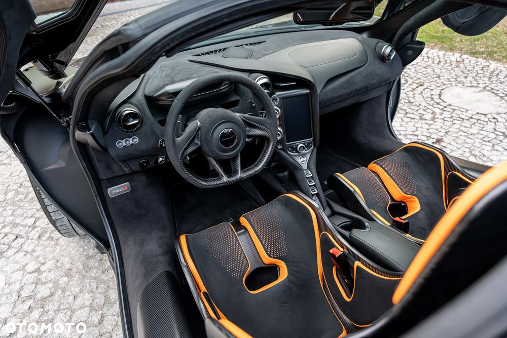 McLaren 720S Coupe - 29