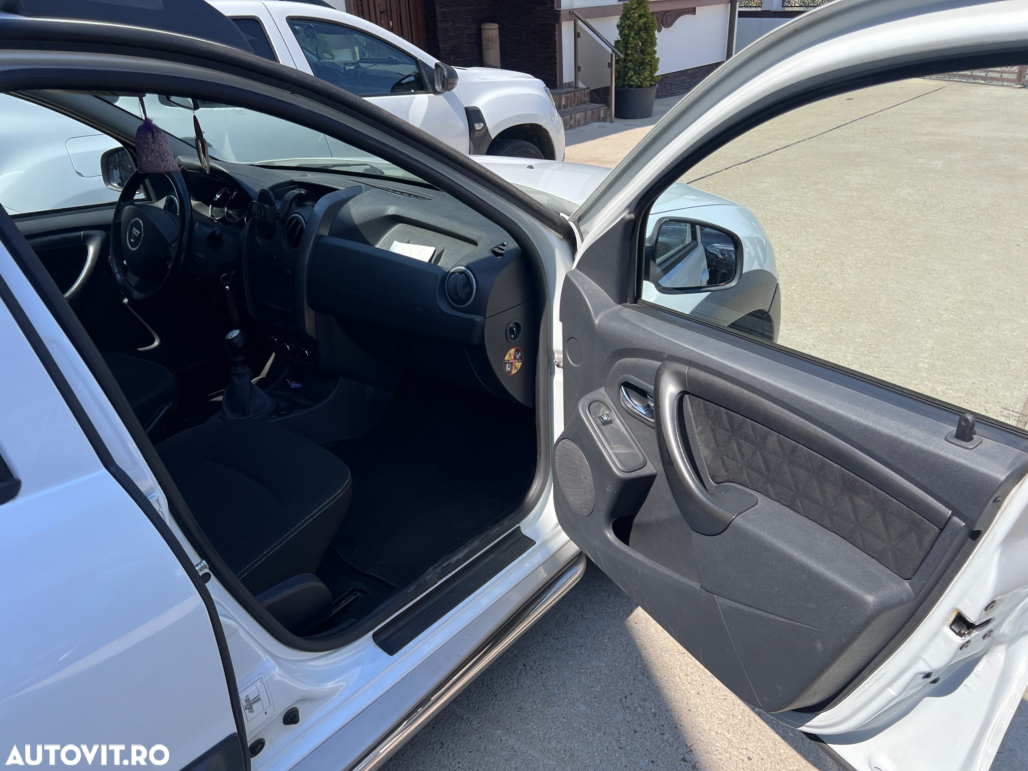 Dacia Duster TCe 125 4x2 Laureate - 12