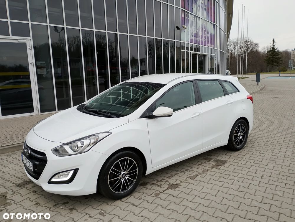 Hyundai i30 1.6 CRDI Family+ - 4
