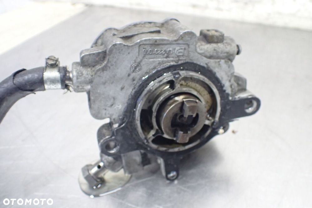 VACUM POMPA VOLKSWAGEN TOUAREG 5.0TDI LA2231010 - 5