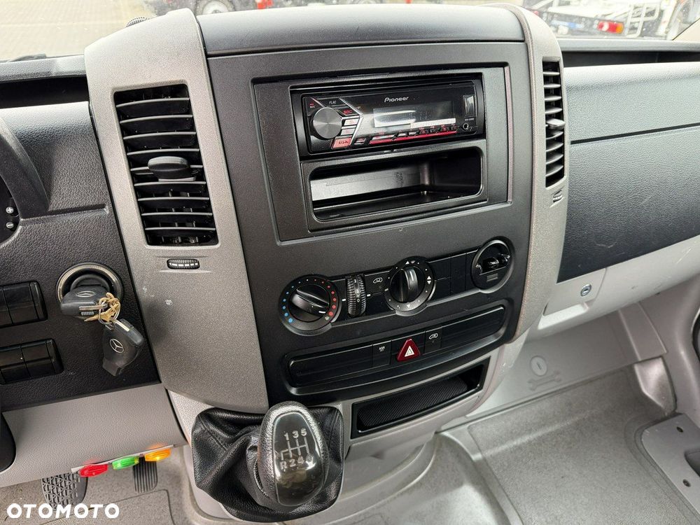 Mercedes-Benz Sprinter - 22