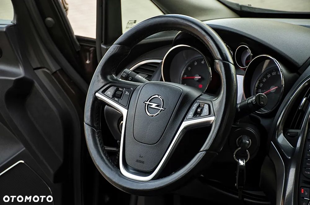 Opel Astra 1.4 Turbo Cosmo - 24