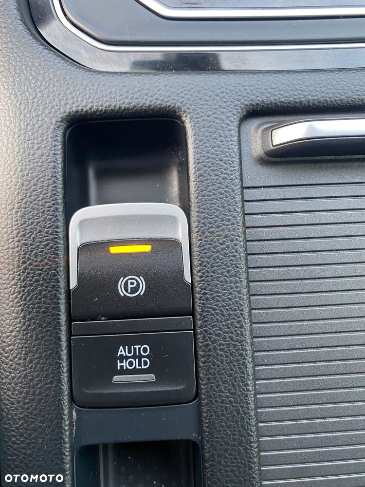 Volkswagen Passat 2.0 TDI SCR DSG Highline - 27