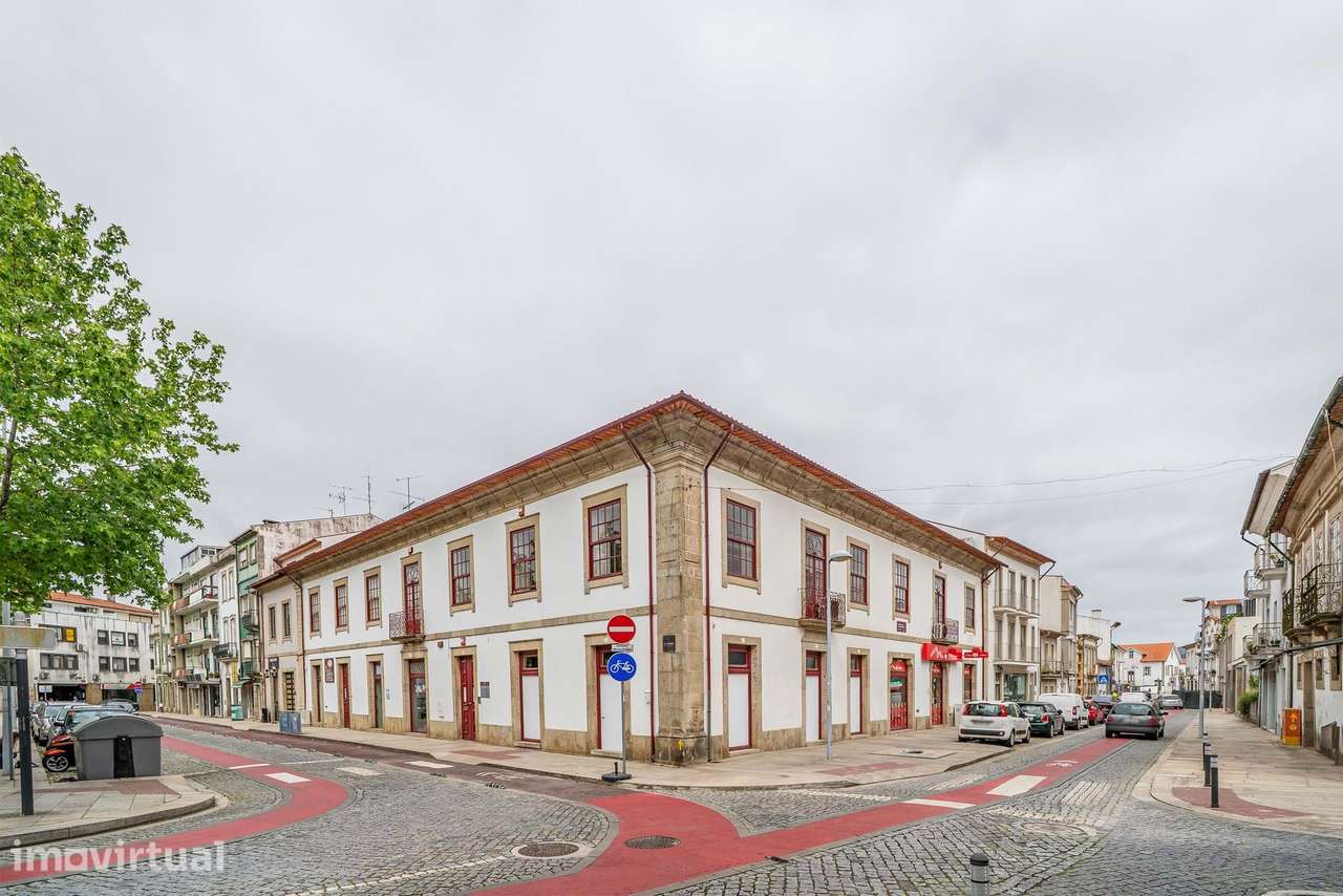 Trespasse de Conceituada Loja de Roupa Infantil no Centro de Barcelos - Grande imagem: 2/30
