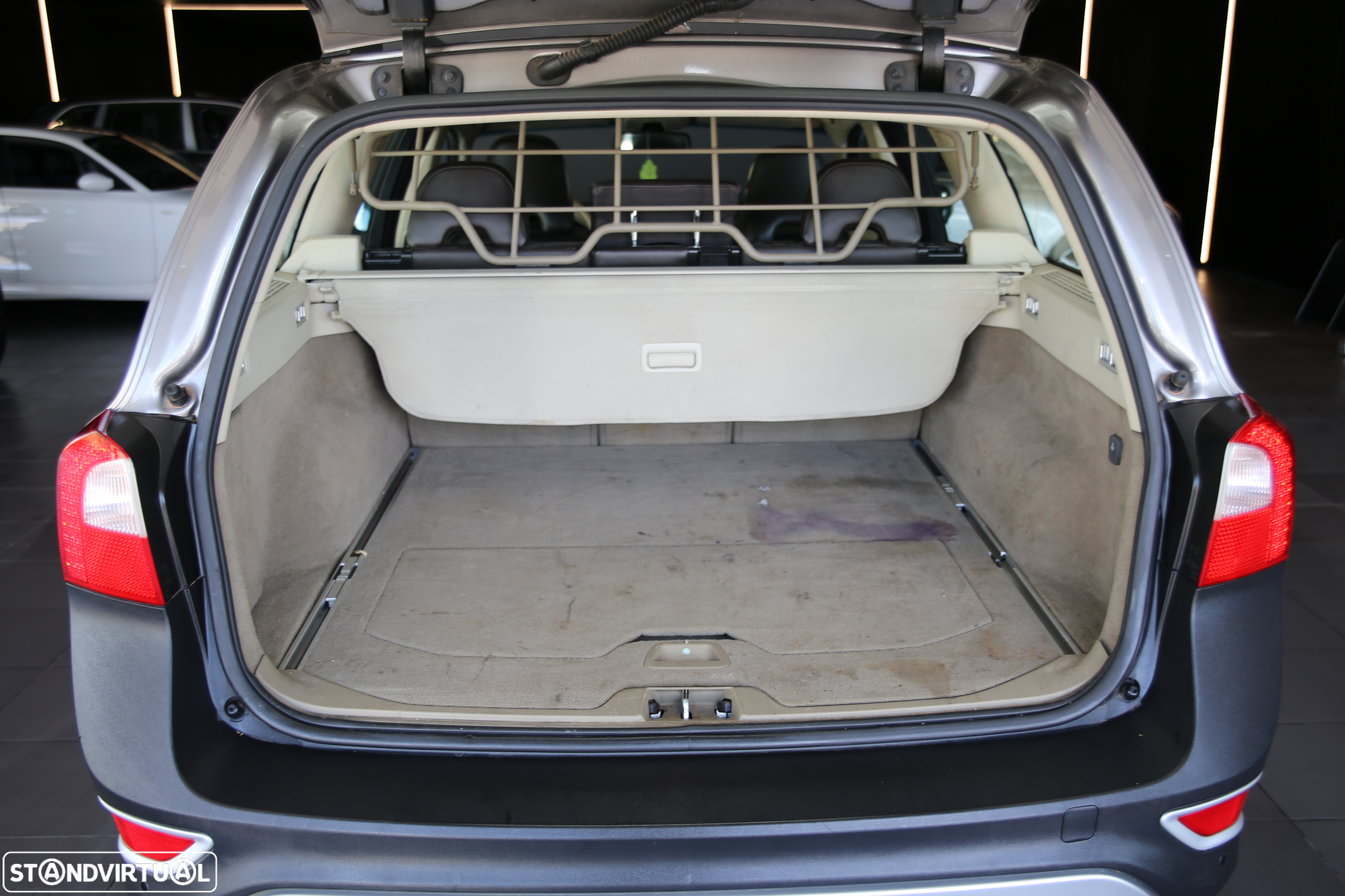 Volvo XC 70 D5 AWD Aut. Summum - 13