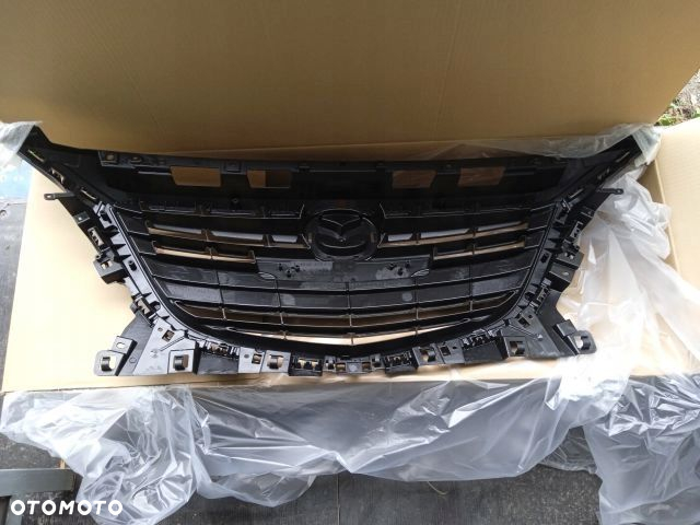 MAZDA 3 BM LISTWA ATRAPA ZDERZAKA GRILL PRZEDNI PRZÓD ORYG. - 2