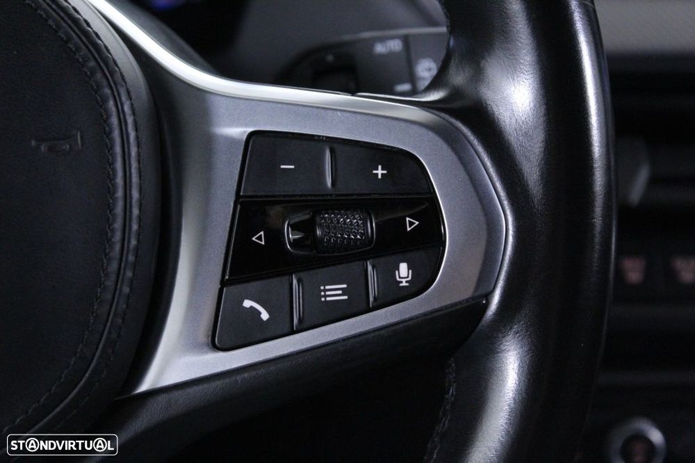 BMW 116 d Pack Desportivo M Auto - 24