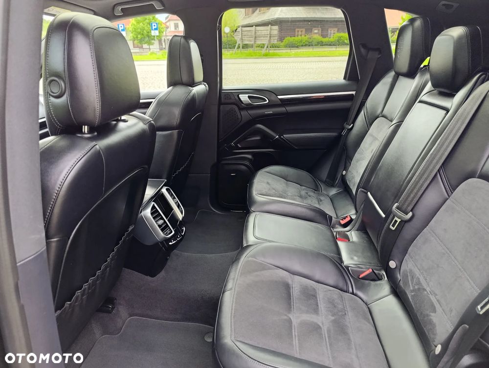 Porsche Cayenne S Platinum Edition - 14