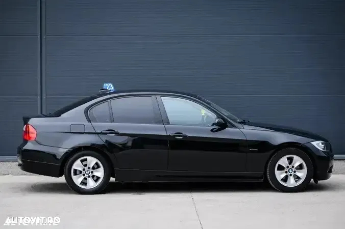 BMW Seria 3 320i Edition Sport - 11