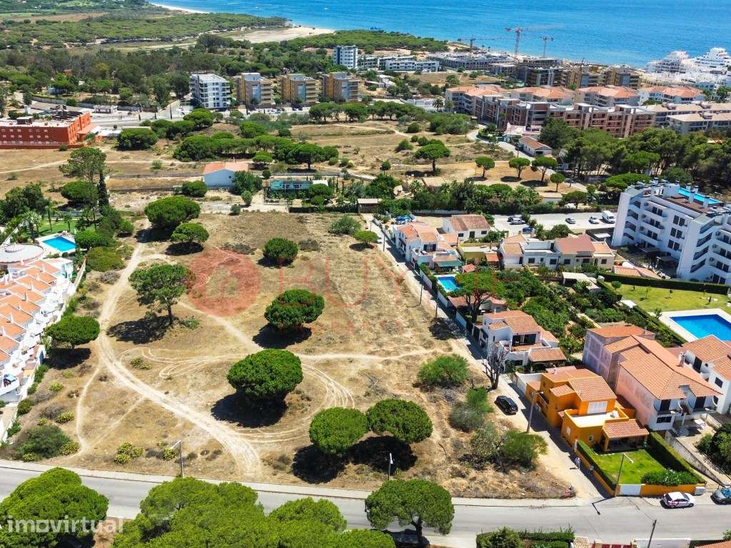 Terreno para Construção no Centro de Quarteira - Grande imagem: 2/18