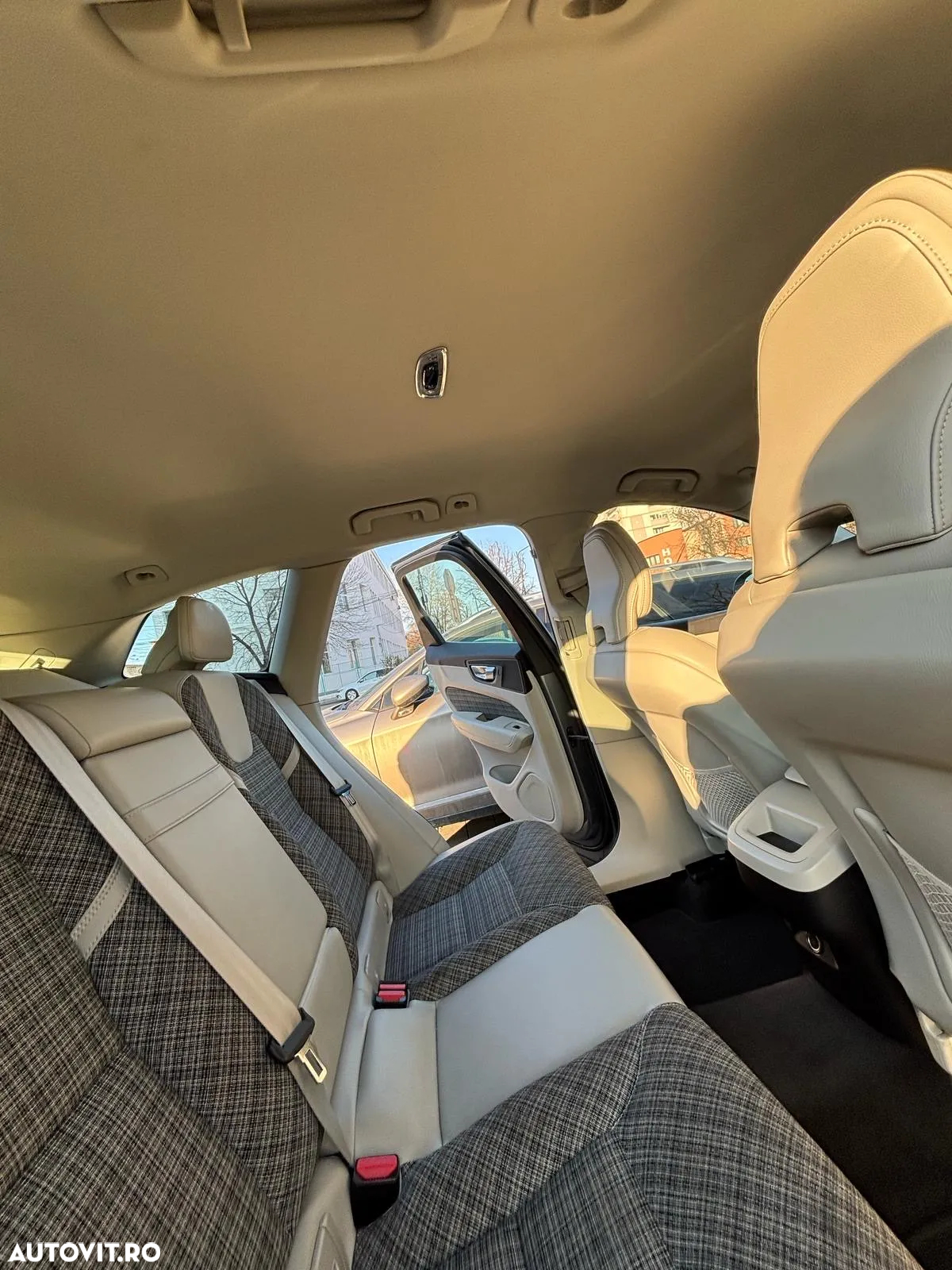 Volvo XC 60 D4 Inscription - 12