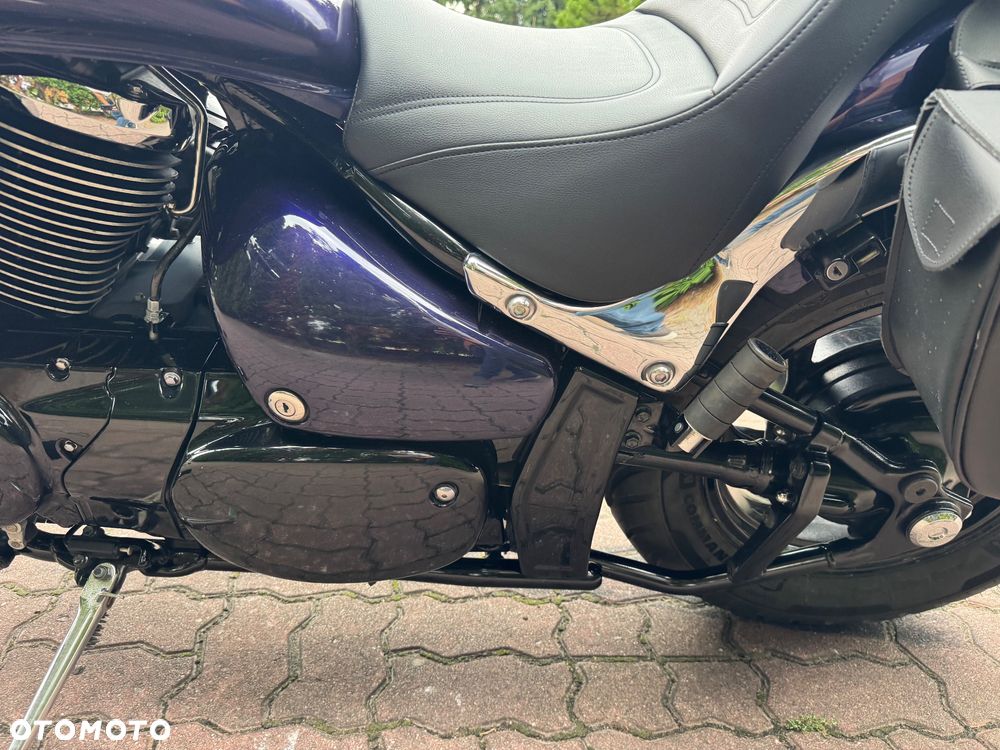 Suzuki Intruder - 18