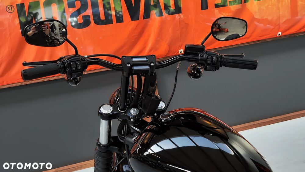 Harley-Davidson Softail Street Bob - 26