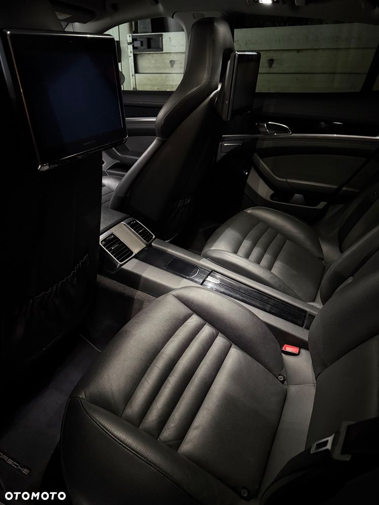 Porsche Panamera Edition - 8