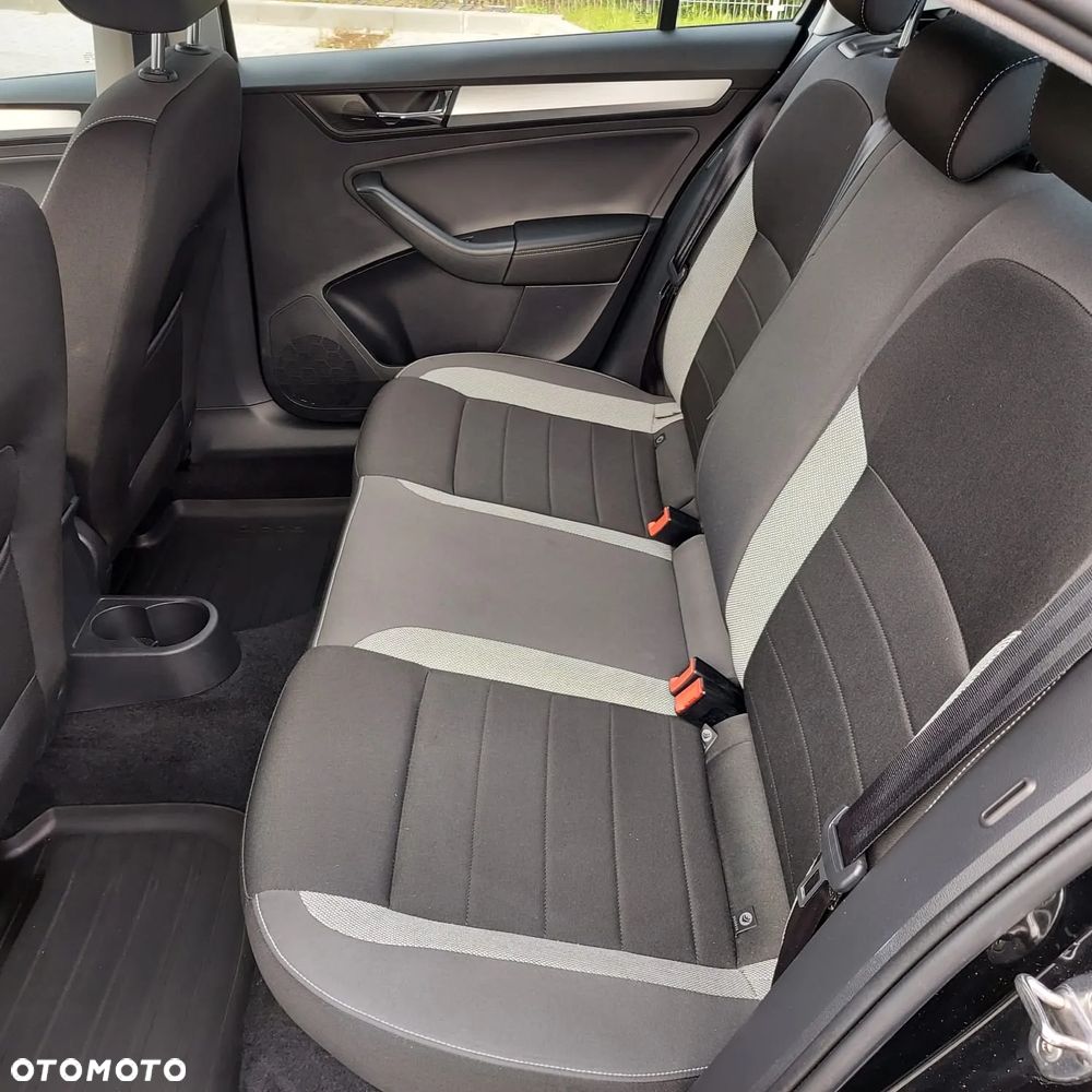 Skoda RAPID 1.0 TSI Ambition - 9