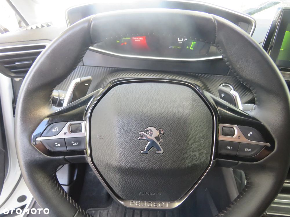 Peugeot 2008 PureTech 130 EAT8 Allure - 13