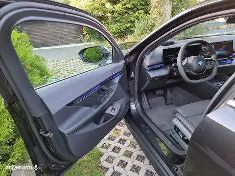 BMW i5 eDrive40 Edição Desportiva M - 17