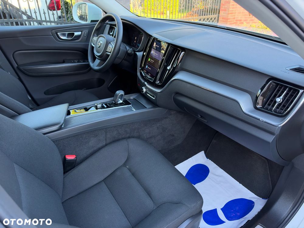 Volvo XC 60 B4 B Momentum Pro - 12