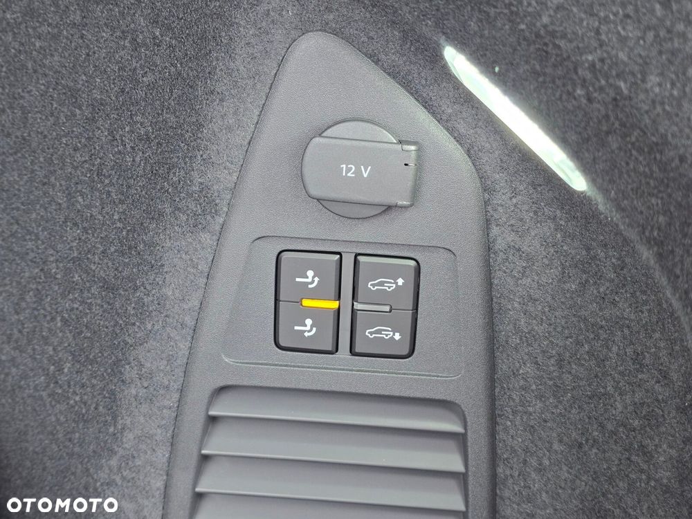 Volkswagen Touareg 3.0 V6 TDI 4Motion R-Line - 11