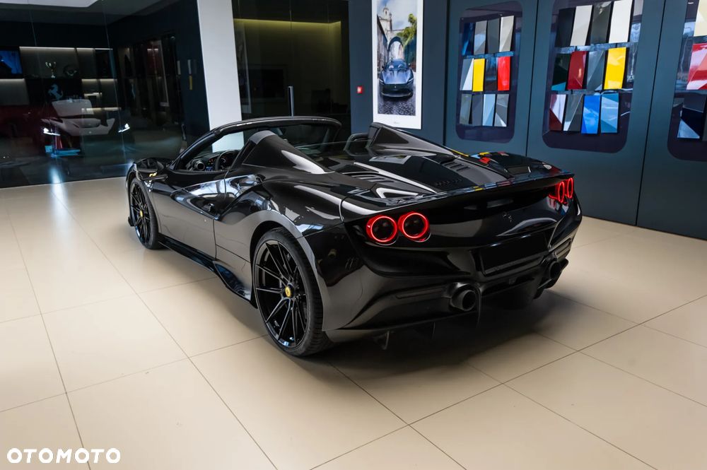 Ferrari F8 Spider Standard - 5